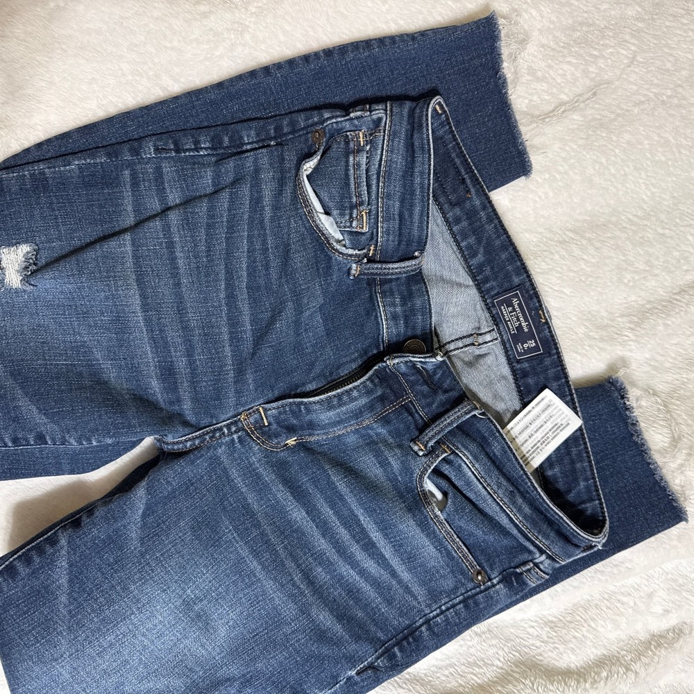 Abercrombie & Fitch Harper Low Rise‎ Ankle Skinny Jeans in Distressed Medium